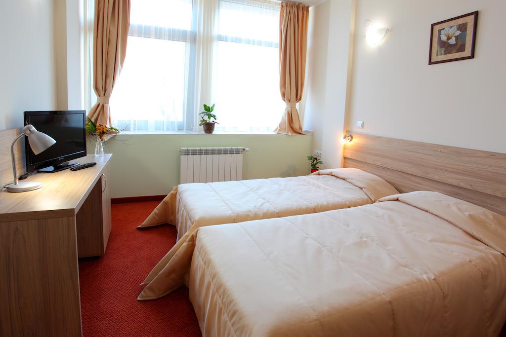 Teodora Palace Hotel Ruse Rom bilde