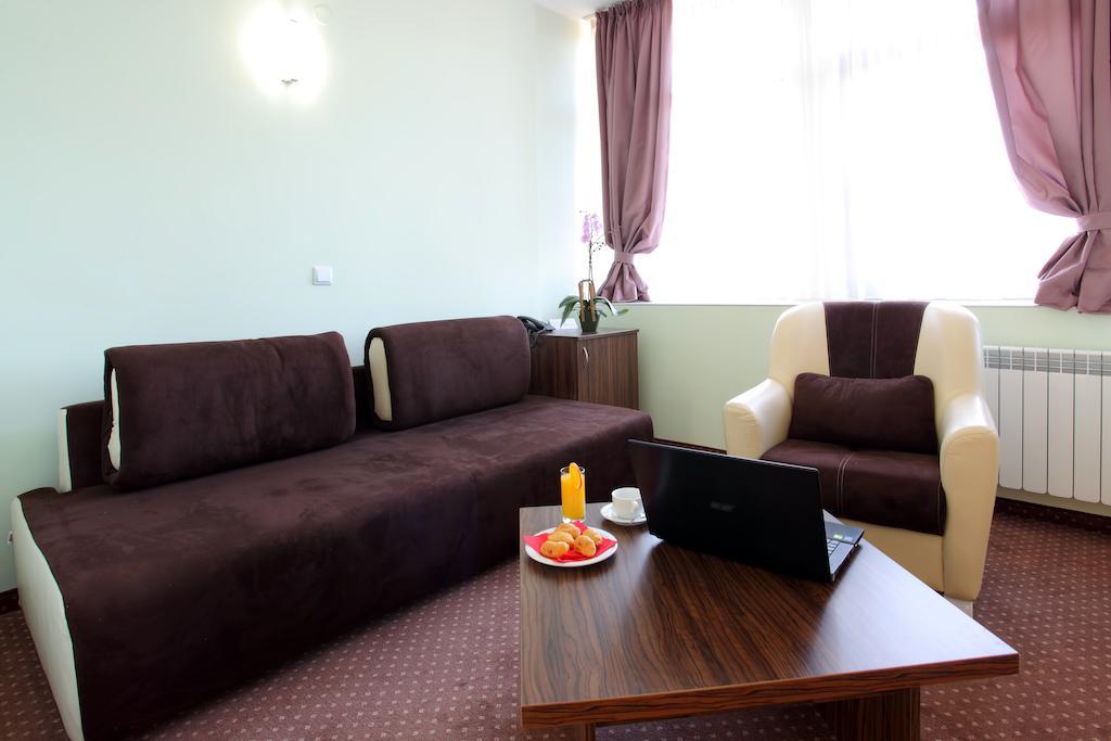 Teodora Palace Hotel Ruse Rom bilde